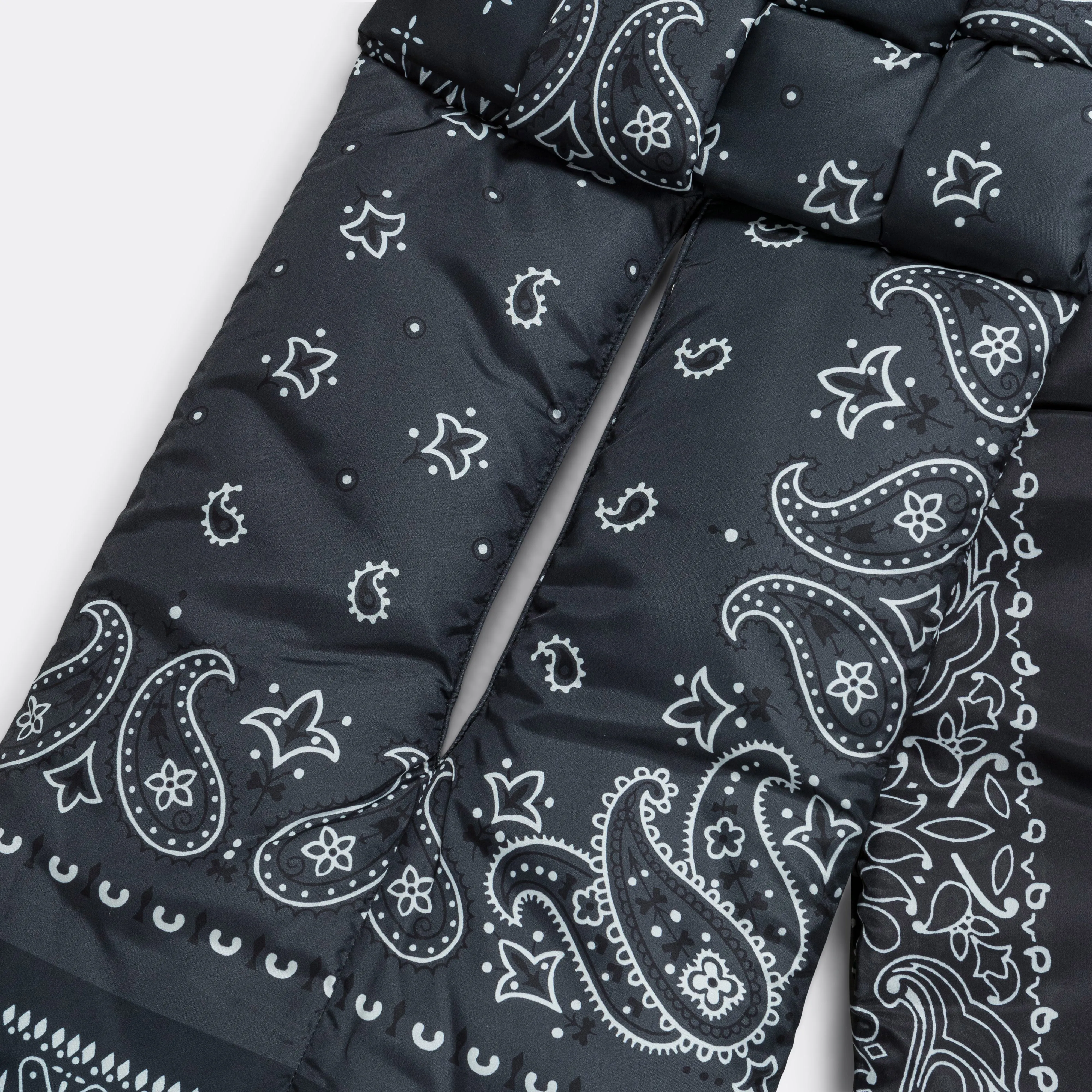 Bandana Print Nylon KEEL WEAVING Scarf - Black