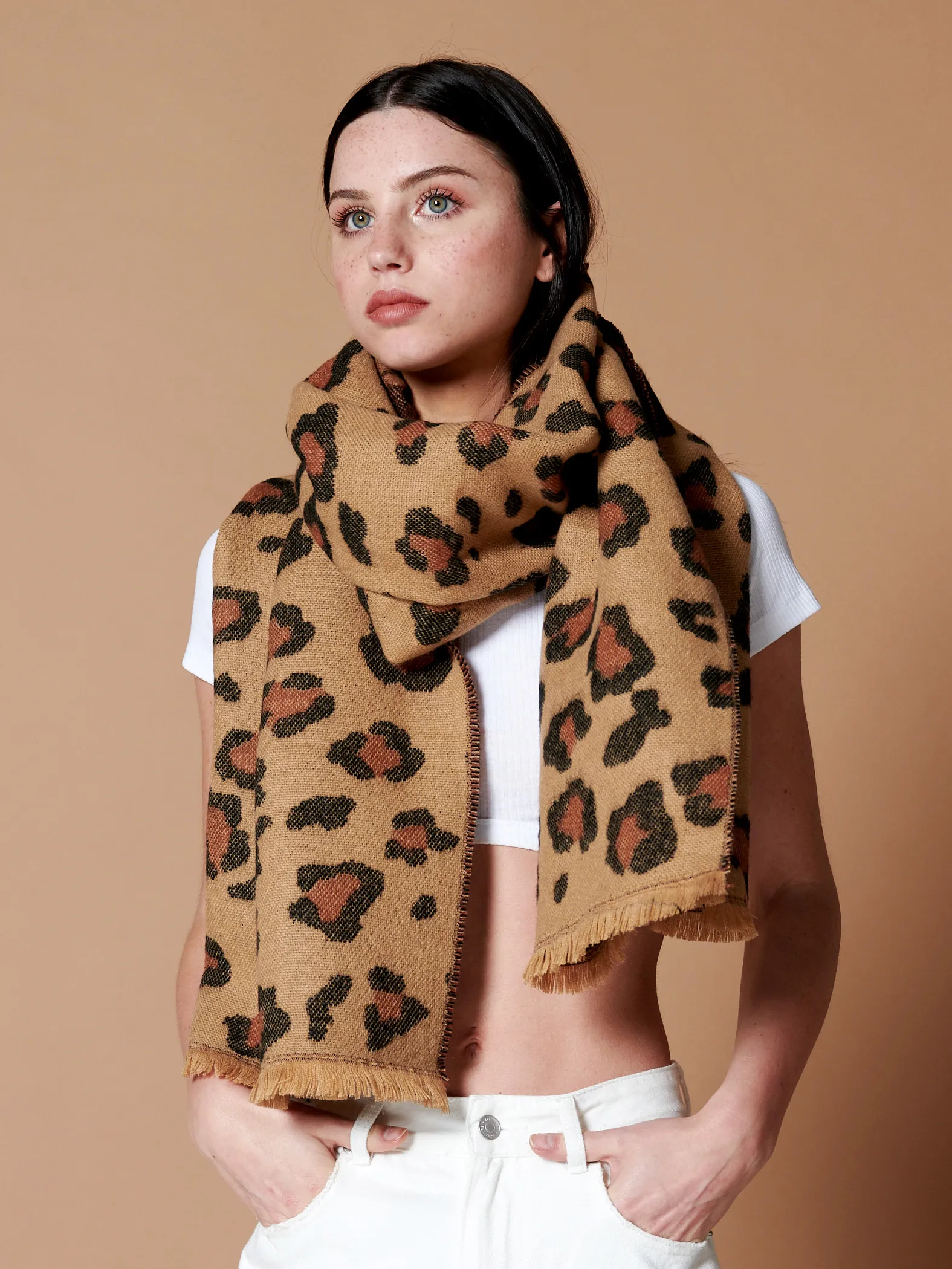 Fluffy Scarf - Eris Leopard