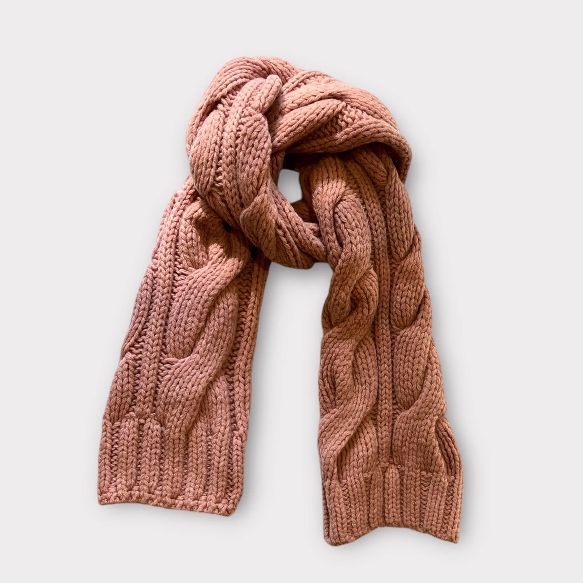 Mackie Catrine Super Chunky Cable Scarf Dusty Pink