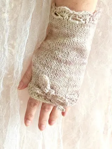 Sweetness Fingerless Mittens Pattern